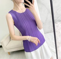 Pleated Top Shirts Luxury Designer's Latest Styles Issey Tank Top Womens Sleeveless T-shirt Fashion Casual Sleeveless Women's Breathable Top 516