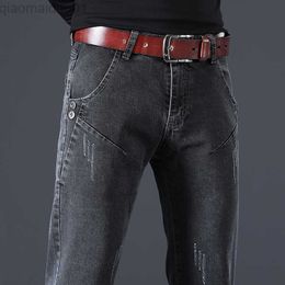 Jeans da uomo 2023 Jeans elasticizzati da uomo nuovi Stile classico Slim Fashion Skinny Feet Pantaloni in denim Maschile Stile coreano Abbigliamento di marca Pantaloni grigi L230724