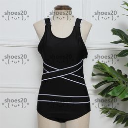 Black Shoulder Swimwear Hipster Padded Top Quality Women's Designer One-piece Swimsuits Outdoor Beach Swimming Bandage Luxury191W