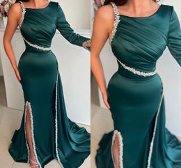 Dubai Arabic Emerald Green Plus Size Mermaid Evening Dresses Long for Women One Shoulder Crystals Birthday Prom Celebrity Pageant Formal Occasion Party Gowns