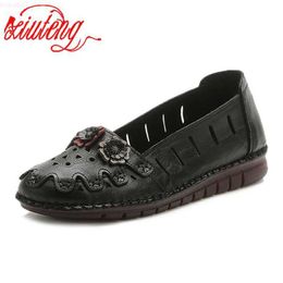Dress Shoes Xiuteng Plus size 41 ladies retro genuine leather low heels women loafers shallow shoes mother luxury flats 2022 L230724