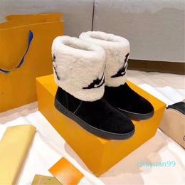 Designer Snow Boots Casual Girls Sheepskin Shoe Half Ankle Boot Leather Flat Soft Winter Warm Brown Black Plush Keep Warm Comfort