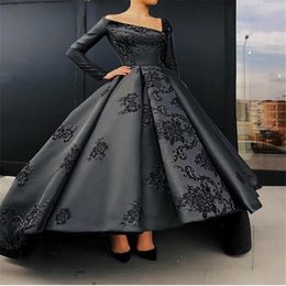 Black Vintage Long Sleeves Prom Evening Dresses A Line V Neck Embroidery Appliques High Low Women Occasion Party Gowns Quinceanera327Y