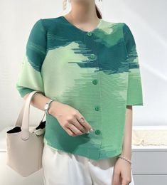 2023 New Luxury ISSEY New Product Pleated Top Women's Printed Coat Middle Sleeve Casual Single breasted T-shirt