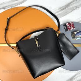 10A Mirror Quality Designers Small LE 37 Bags Womens Bucket Bag Shiny Leather Black Purse Luxurys Handle Handbags Crossbody Shoulder Strap Box Bag With Pouch