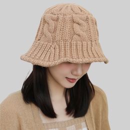 Wide Brim Hats Bucket Hats Knit Bucket Hat for Women Handmade Crechet Fisherman Cap Y2K Trendy Foldable Warm Comfortable Hat 230724