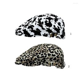 Berets Spring Summer Fashion Cow/ Leopard Print Sboys Cap Men Polyester Peaked Girls Women Painter Taking Po Hat