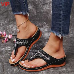 Slippers VIP Link Summer Wedge Women Flip Flops 2022 Clip Toe Crystal Platform Slippers Woman Plus Size Non-slip Med Heel Slides Shoes L230725