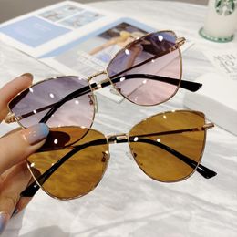 Sunglasses Vintage Cat Eye Women Fashion Small Metal Frame Trending Summer Eyewear Shade For Lady UV400 Protection