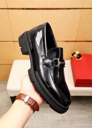 2023 Men Formal Business Brogue Dress Shoes Casual Genuine Leather Loafers Men's Brand Designer Shoes Wedding Party Oxfords Size 38-45