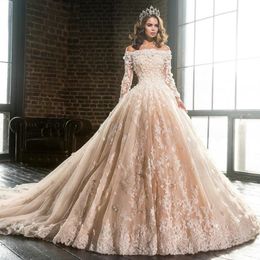 Vintage Boat Neck Long Sleeve Lace Appliques Ball Gown Wedding Dresses 2019 Luxury Flowers Puffy Champagne Quinceanera Dress228b