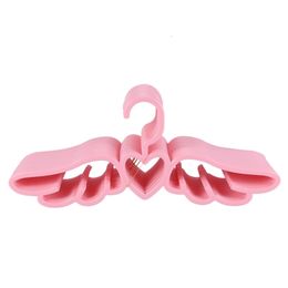 Hangers Racks 1020 Pcs Design Fly Angel Plastic Clothes Shirt Hanger Cute Pretty Pink Loving Heart Scarf Underwear Rack 230725