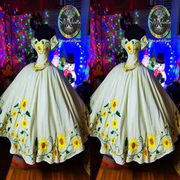 2022 Romantic Yellow Sunflowers Ball Gown Quinceanera Dresses Off the shoulder Mexican Cap Short Sleeves Embroidery Corset Prom Ev292q