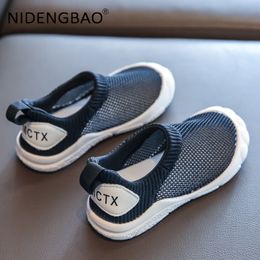 Summer Kids Sneakers 2021 New Design Protect Toes Mesh Breathable Toddler Walking Shoes Boys Girls Antiskid Slip-on Footwear