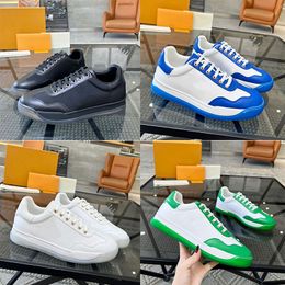 Designer masculino baixo escritório sapatos casuais estilo de moda popular cores contrastantes antiderrapantes cores da moda de alta qualidade tênis de design italiano