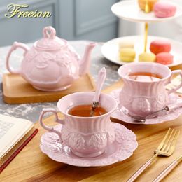 Tea Cups Elegant Pink Ceramic Set Retro Porcelain Cup Pot British Floral Teapot Mug Cafe Teatime Coffee Drop 230724