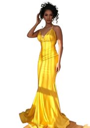 Elegant Yellow Halter Mermaid Prom Dresses Floor Length Sleeveless Party Evening Gowns Special Occasion Wear