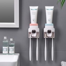 Toothbrush Holders Wall Mount Automatic Toothpaste Dispenser Holder Set Rolling Stand Squeezer Family Bathroom Accessories 230725