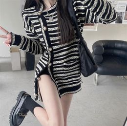 Women's Jackets Autumn Winter Girl Harajuku Black And White Stripes Loose Long Sleeve Thick Fashion Cardigan Knitting Coat