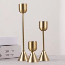 Other Event Party Supplies 3PcsSet Chinese Style Metal Candle Holders Simple Golden Wedding Decoration Bar Living Room Decor Home Candlestick 230725