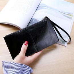 Wallets Vintage Oil Wax Leather Zipper Clutch Wallet Female Large Capacity Coin Purse Ladies Wristband Simple Card Holder Purses