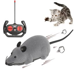 Electric/RC Animals Cat Toy Cheese Shape Electronic Remote Control Funny Design Simulation Crawl Mouse Pet Accessories Children's Gifts for Boys 230724