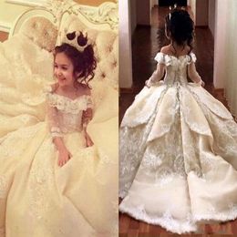 Vintage Lace Appliqued Pageant Dresses With Long Sleeves Ball Gown Flower Girl Dress Off Shoulder Sweep Train Kid First Communion 304P