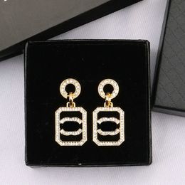 Designer Charm Stud Women Fashion Earrings Crystal Letter ear stud LuxuryJewlery Women Earrings Accessories