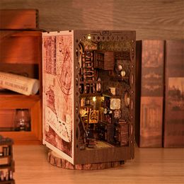 Decorative Objects Figurines Retro DIY Wooden Book Nook Shelf Insert Miniature Building Kits Scholar Bookstore Bookshelf Bookend Home Decor Handmade Gifts 230724