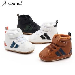 First Walkers Infant Baby Boy Shoes Sola de borracha Tenis born Booty Leather Shoes Toddler Items Winter Fur Warm for 1 Year Gifts 230726