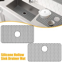 Mats Pads Silicone Kitchen Sink Protector Dish Drying Mats Heat-Resistant Grid Tableware Draining Bottom Sink Placemat Kitchen Accessories 230725