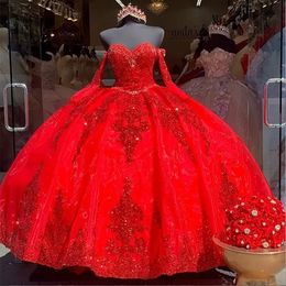 Sweet Red Organza 16 Quinceanera Sequined Applique pärlstav älskling tull skiktade rufsar pageant klänning mexikansk flicka födelsedag klänningar hjärta