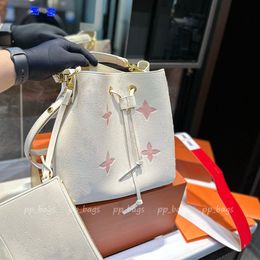 Designer Women's Bucket Bags Fashion One-shoulder Messenger Bag Large-capacity Handbags