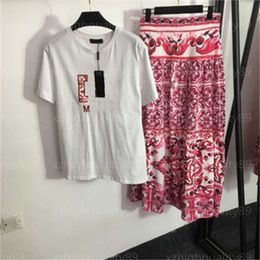 T-shirt Dresses Two-piece Suit Designer Womens Clothing Simplicity Letter Embroidered Tshirt Stylish Vintage Printed High Waist Skirt Casual Designers Clothes