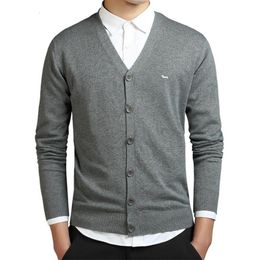 Camisolas masculinas Outono Inverno Homens Casual V Neck Cardigan Sólido 100 Algodão Harmont Bordado Manga Longa Blaine Business Jerseys 230725