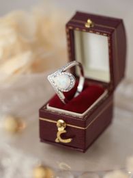 2023 Fashion New Hot Sale Versatile High grade White Aobao Light Luxury Ring Popular Creative Jewellery in Europe and America
