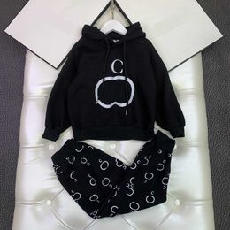 Clothing Sets Baby Kids Clothing Sets Designer Hoodies And Pants Girls Boys Tracksuit Luxury Designers Letter Printed Long Sleeve Winter Clothes Set 2022 Z230726