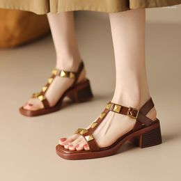 Sandals Heihaian 2023 Summer Vintage Style Fashion Open Toe Chunky Heel Shoes Metal Rivet Decorative Women 34-41