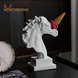 Decorative Objects Figurines NORTHEUINS Resin Horse Head with Ice Cream Statue Classic Roman Greek Sculpture Interior Modern Art Ornament Decortion 230725