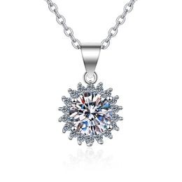 Collane Moissanite per donna Collana in argento sterling 925 con diamanti Ciondolo placcato 18 carati Regalo delicato per donne Mamma Ragazze