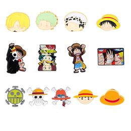 Brooches Cartoon Pins Skull Head Straw Hat Pins Backpack Clothing Accessories Alloy Enamel Lapel Pins Brooches Badge Wholesale