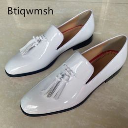 Dress Shoes White Handmade Wedding Shoes Man Pointed Toe Tassel Rivet Flats Loafers For Men Slip On Dress Shoes 230726