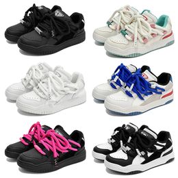 2023 Multicoloured design fashion casual shoes man woman breathable black pink blue white sports outdoor