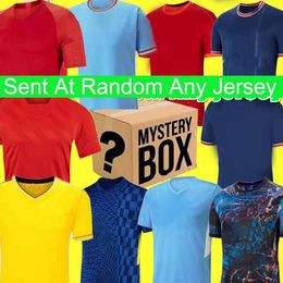 MYSTERY BOX Fußballtrikots zu jeder Jahreszeit, thailändische Qualität, Herren-, Damen-, Kindertrikot, Fußballtrikots, leer oder Spieler wie Sale, Kingcaps, Surprise Blind Boxes Top