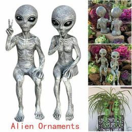 Feeding Outdoor Space Alien Ornaments Garden Resin Statue Figurine Home Decoration Gift Garden Yard Decoration Outdoor Miniatures