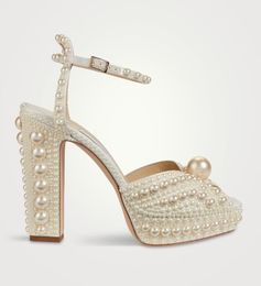 Perle bianche Sandali da sposa da sposa Scarpe Eleganti Saccora Décolleté da donna Sexy Tacchi alti Lady choo Designer di marca Sandali con vestito Walking Nice Party Time