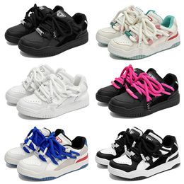 2023 Multicoloured design fashion style casual shoes man breathable black pink blue white sports outdoor