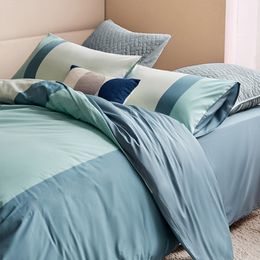 Luxurious Sateen Blue Plaid Bedding Set with Geometric Duvet Cover, Double King Size Bedding Kit, Neutral Bed Sheet Cover, and Pillowcase - Complete Bedroom Set