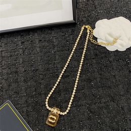 Woman Pendant Necklaces 2023 Latest Ccity gold chokers Necklace Luxury Designer Jewellery Women Classics C logo Sweater chain 211