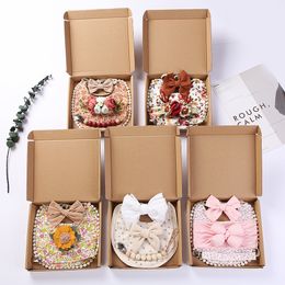 Gift Sets 4Pcs/Set Flower Print Baby Bib Headband Elastic Nylon Hair Band Food Grade Silicone Beads Pacifier Clip Chain Christmas Gift Box 230726